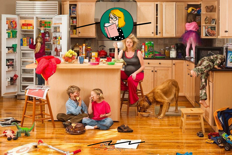 maman et enfants à bout dans la cuisine